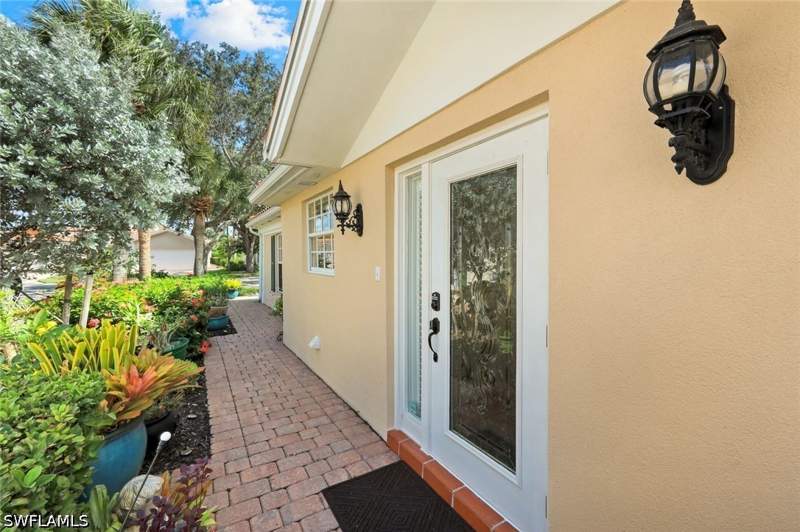 2 bedroom Attached at 5425 Guadeloupe Way, Island Walk, Naples — photo 2