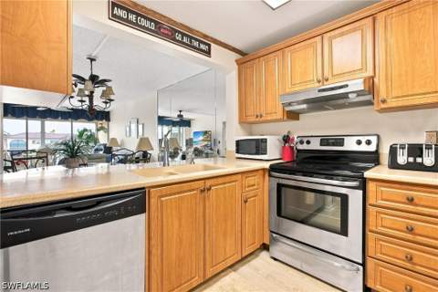 1087 Forest Lakes Dr 302, Naples FL - photo 12 of 32