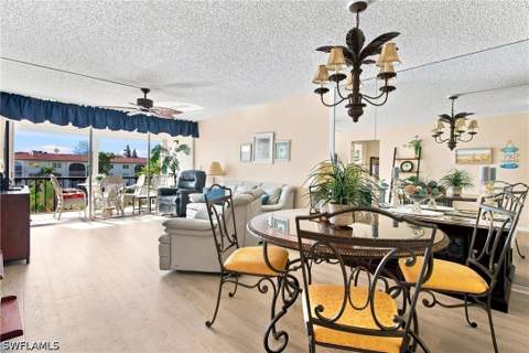 1087 Forest Lakes Dr 302, Naples FL - photo 15 of 32
