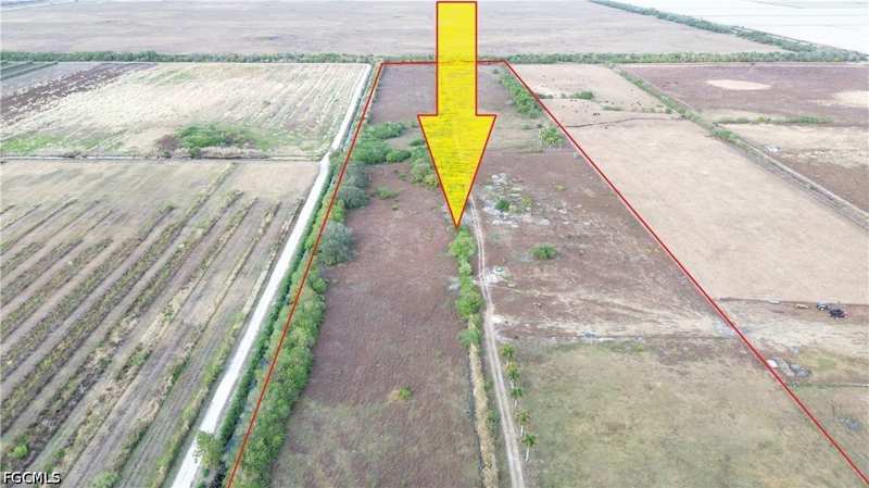 3 bedroom ManufacturedHome at 19860 L1 Dike Rd, Clewiston, Clewiston — photo 1