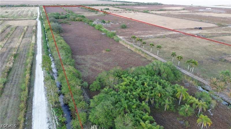 3 bedroom ManufacturedHome at 19860 L1 Dike Rd, Clewiston, Clewiston — photo 4
