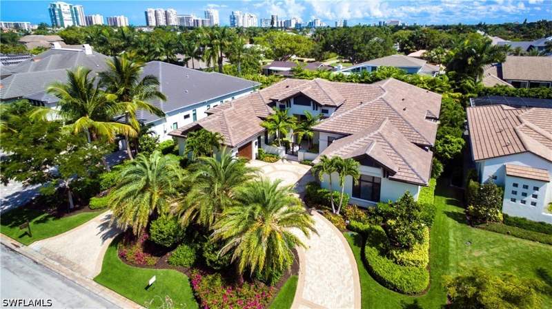 4 bedroom SingleFamilyResidence at 595 Regatta Rd, Moorings, Naples — photo 3
