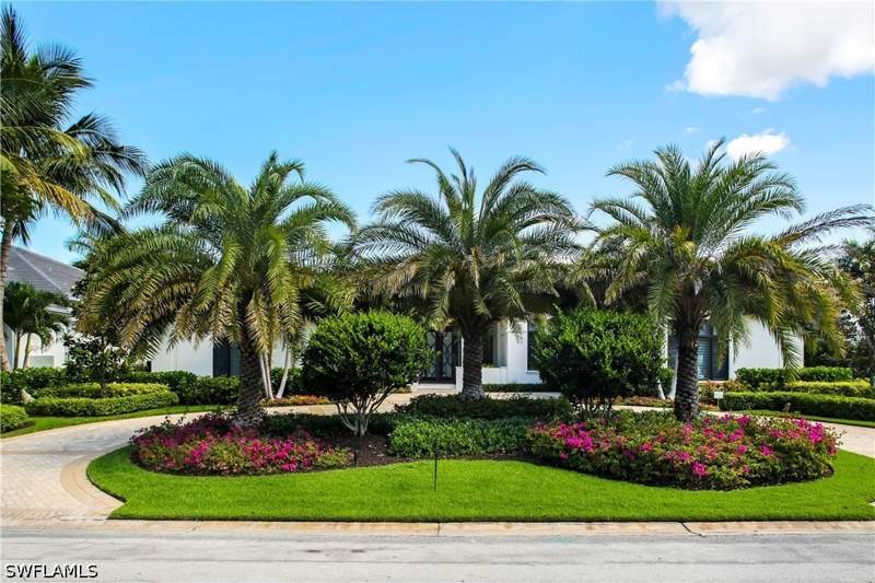 4 bedroom SingleFamilyResidence at 595 Regatta Rd, Moorings, Naples — photo 4