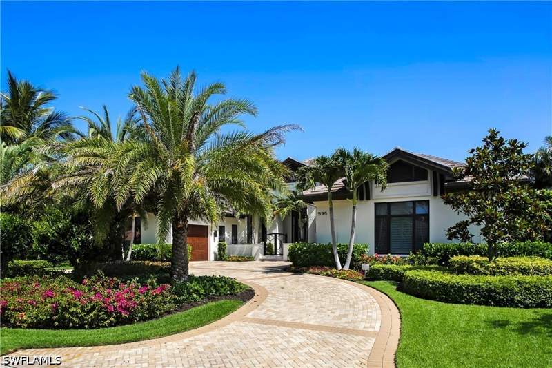 4 bedroom SingleFamilyResidence at 595 Regatta Rd, Moorings, Naples — photo 5