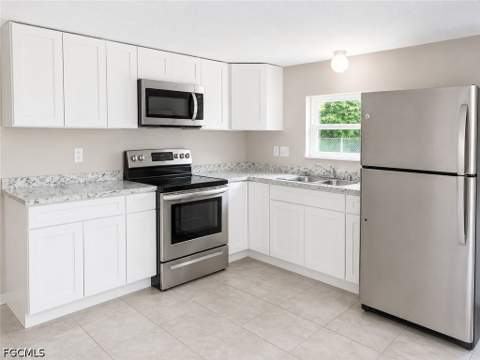316 W Buell Dr, Fort Myers FL - photo 7 of 20