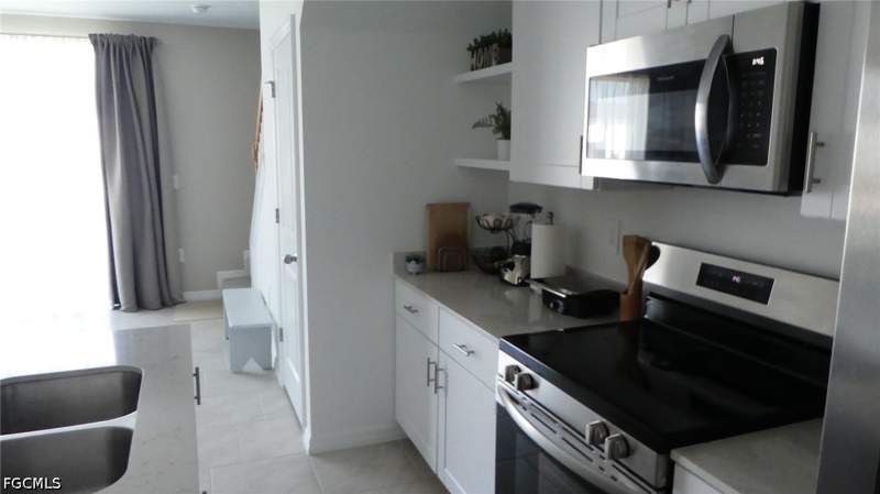 3 bedroom Townhouse at 4275 Cirella Ct, Crane Landing, North Fort Myers — photo 3