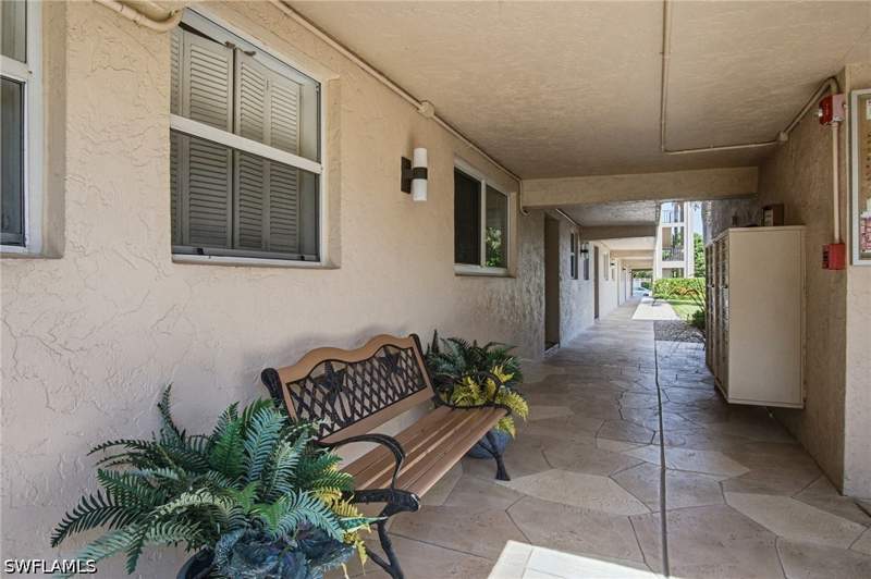2 bedroom Condominium at 9 High Point Cir N 108, High Point Country Club, Naples — photo 4