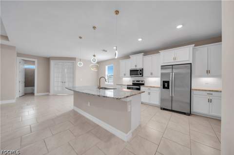 838 NW 2nd St, Cape Coral FL - photo 8 of 29
