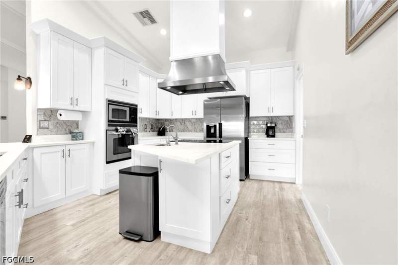 4 bedroom SingleFamilyResidence at 13808 River Forest Dr, River Forest, Fort Myers — photo 3