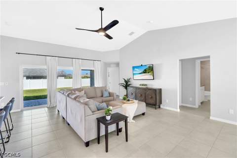 618 NE 2nd Pl, Cape Coral FL - photo 6 of 34
