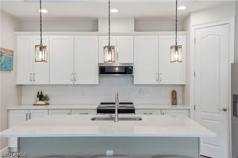 4 bedroom SingleFamilyResidence at 14796 Windward Ln, Savannah Lakes, Naples — photo 5