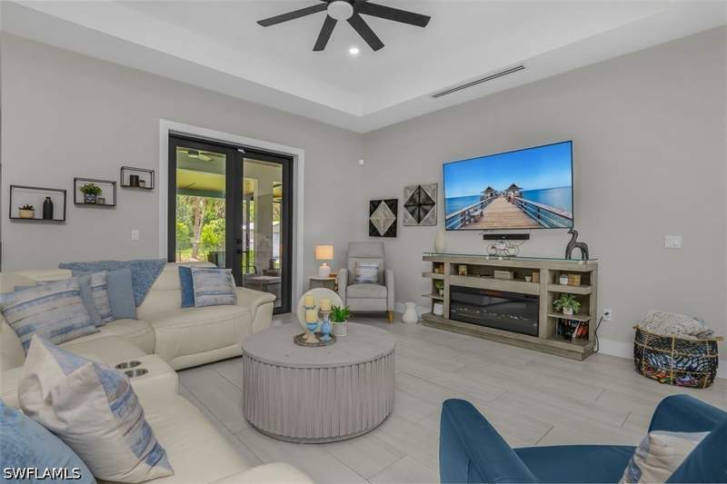 4 bedroom SingleFamilyResidence at 2286 2nd Ave SE, Golden Gate Estates, Naples — photo 5