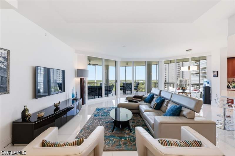 4 bedroom Condominium at 13675 Vanderbilt Dr 810, Aqua, Naples — photo 2