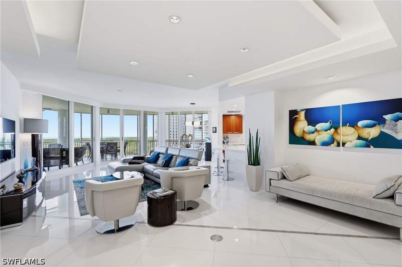4 bedroom Condominium at 13675 Vanderbilt Dr 810, Aqua, Naples — photo 4