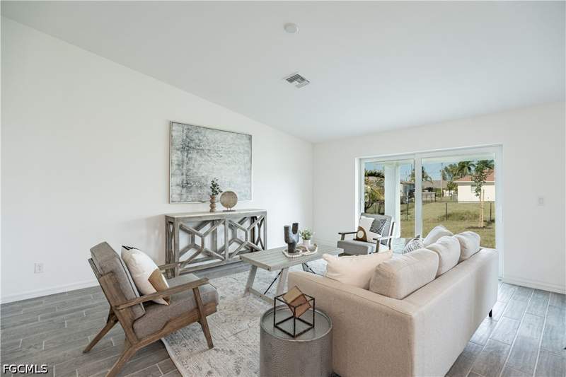 4 bedroom SingleFamilyResidence at 1406 SW 11th Ter, Cape Coral, Cape Coral — photo 4