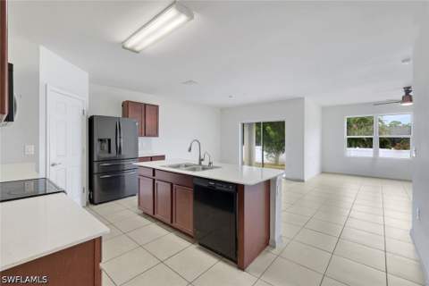 8117 Sandpiper Rd, Fort Myers FL - photo 6 of 22