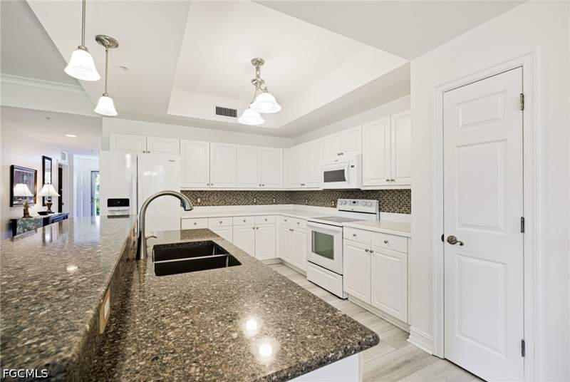 2 bedroom Condominium at 10800 Palazzo Way 105, Palazzo, Fort Myers — photo 5