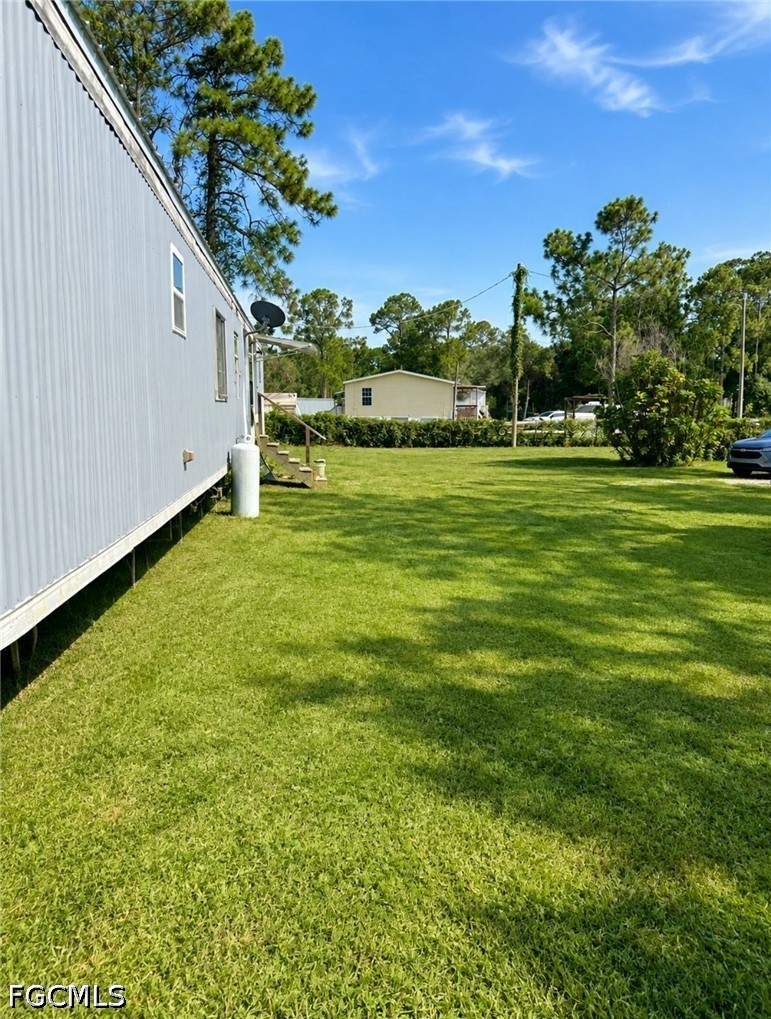 3 bedroom ManufacturedHome at 735 S Trebol St, Clewiston, Clewiston — photo 2