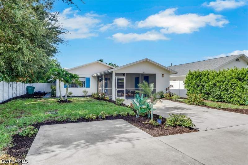 2 bedroom SingleFamilyResidence at 862 95th Ave N, Naples Park, Naples — photo 3