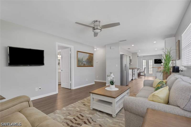 2 bedroom SingleFamilyResidence at 862 95th Ave N, Naples Park, Naples — photo 4