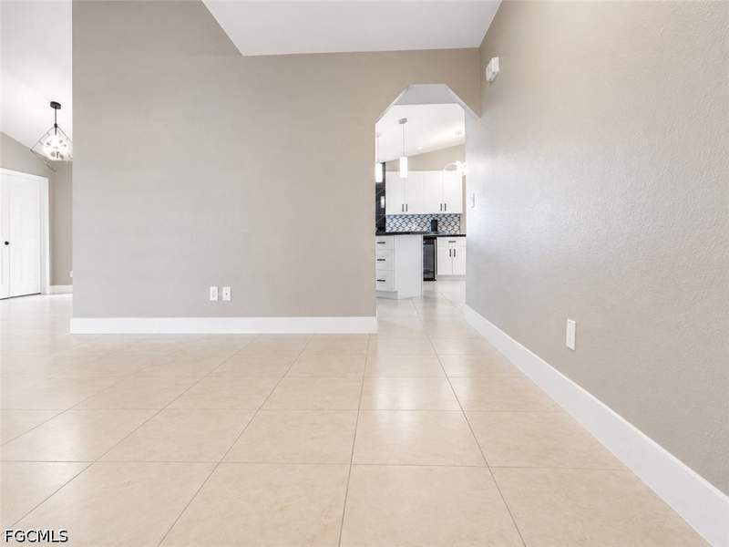 3 bedroom SingleFamilyResidence at 1520 SE 20th Ct, Cape Coral, Cape Coral — photo 2