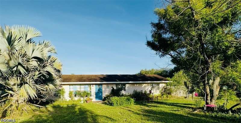 3 bedroom SingleFamilyResidence at 455 Trader Rd, Fort Denaud Acres, Fort Denaud — photo 1