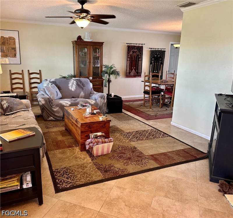 3 bedroom SingleFamilyResidence at 304 NE 19th Ter, Cape Coral, Cape Coral — photo 2