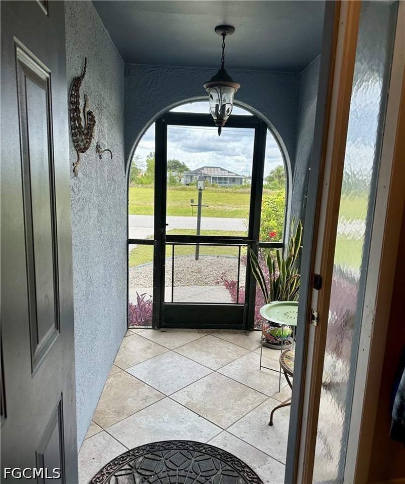 3 bedroom SingleFamilyResidence at 304 NE 19th Ter, Cape Coral, Cape Coral — photo 5