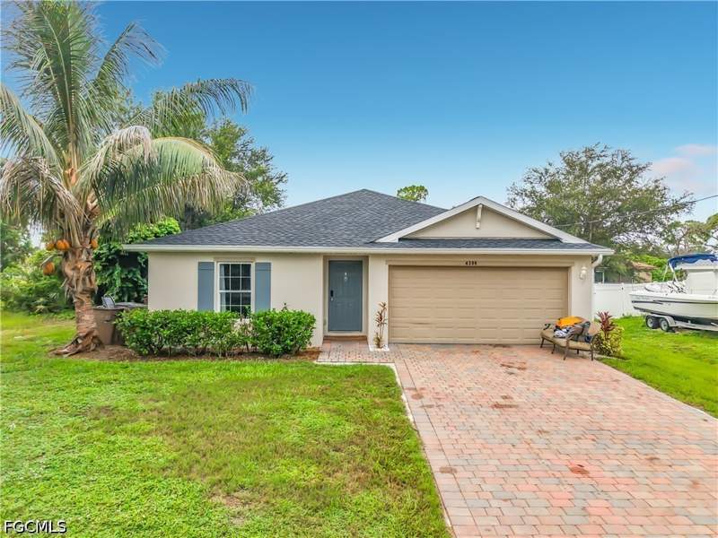 4 bedroom SingleFamilyResidence at 4306 NE 24th Pl, Gator Circle, Cape Coral — photo 2