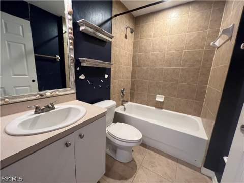 1722 NW 18th Ter, Cape Coral FL - photo 9 of 13
