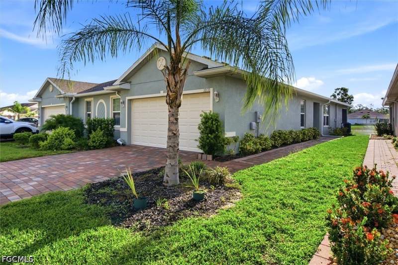 2 bedroom Attached at 20530 Plumwood Loop, Magnolia Landing, North Fort Myers — photo 2