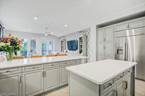2855 Tiburon Blvd E 102, Naples FL - photo 9 of 36
