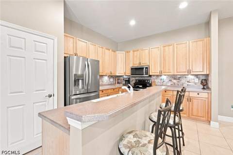 13921 Bently Cir, Fort Myers FL - photo 19 of 50