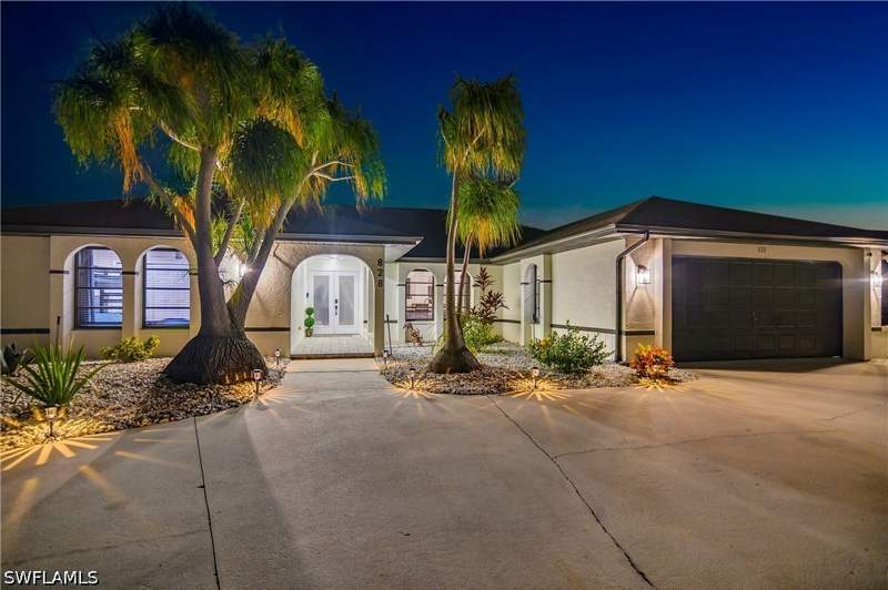 3 bedroom SingleFamilyResidence at 828 SW 51st Ter, Cape Coral, Cape Coral — photo 2