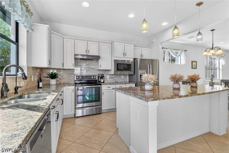 3 bedroom SingleFamilyResidence at 20281 Corkscrew Shores Blvd, Corkscrew Shores, Estero — photo 5