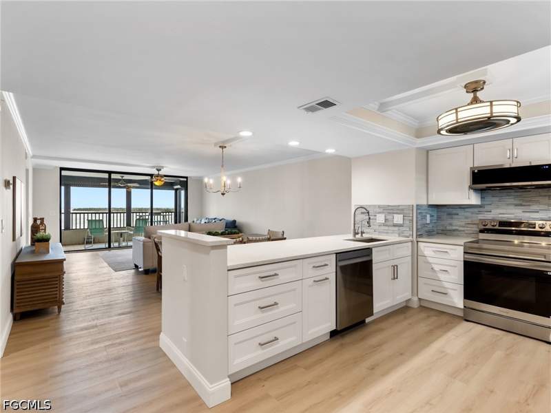 2 bedroom Condominium at 15021 Punta Rassa Rd 403, Punta Rassa, Fort Myers — photo 2