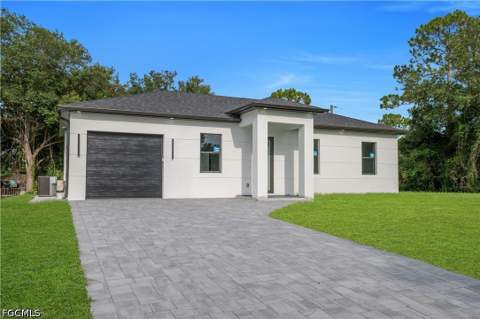1718 Hibiscus Ave, Lehigh Acres FL - photo 7 of 47