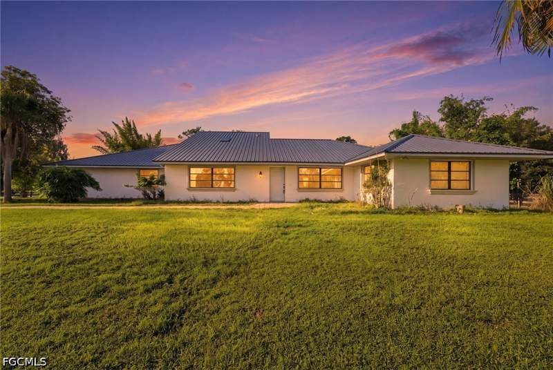 5 bedroom SingleFamilyResidence at 9200 Nalle Grade Rd, North Fort Myers, North Fort Myers — photo 2