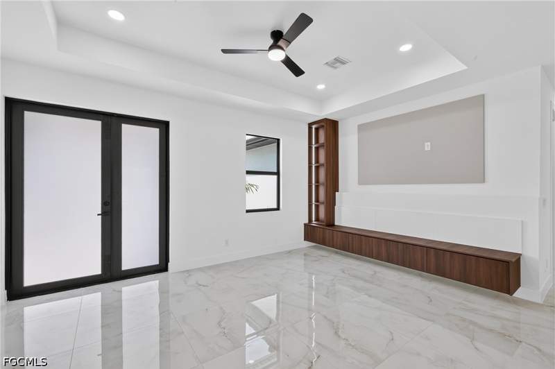 3 bedroom SingleFamilyResidence at 1003 Kismet Pkwy W, Cape Coral, Cape Coral — photo 3