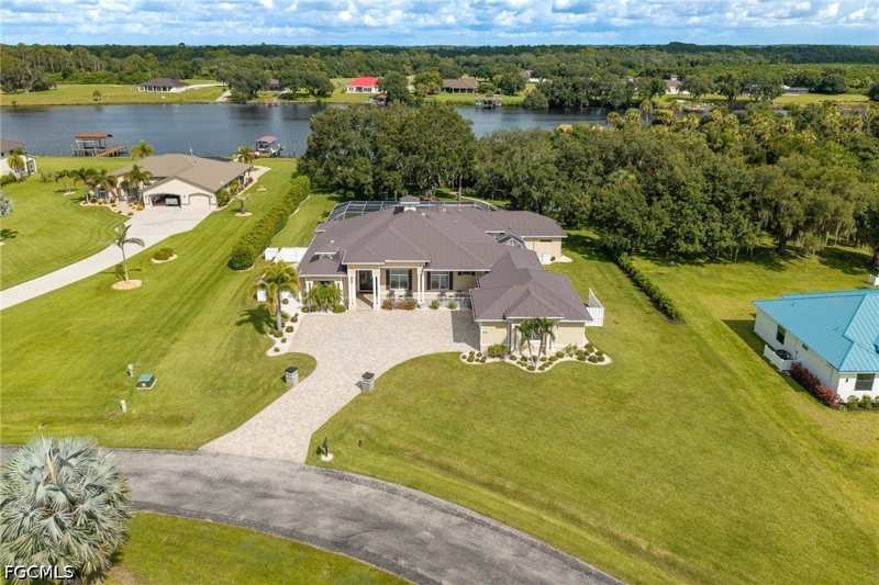 3 bedroom SingleFamilyResidence at 5272 River Blossom Ln, Old Fort Denaud, Fort Denaud — photo 1