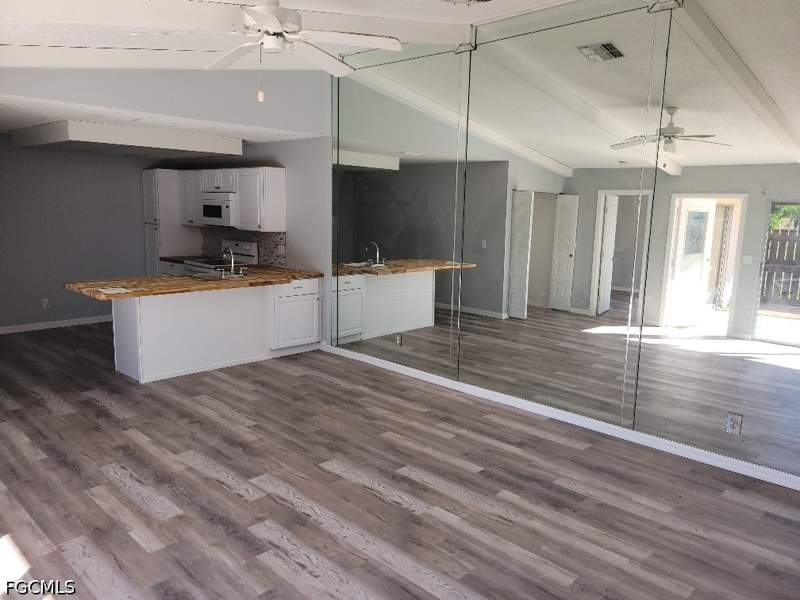 2 bedroom Attached at 5629 Foxlake Dr, Foxmoor Lakes, North Fort Myers — photo 2
