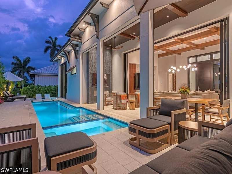 5 bedroom SingleFamilyResidence at 425 15th Ave S, Aqualane Shores, Naples — photo 1