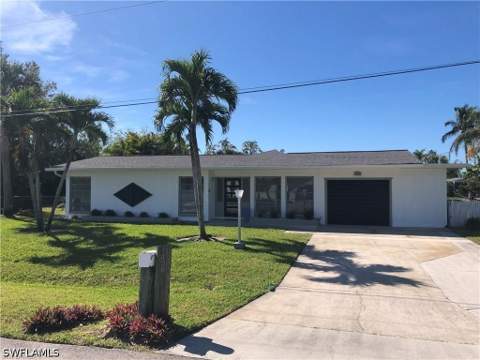 1438 Windsor Ct, Cape Coral FL - photo 15 of 20