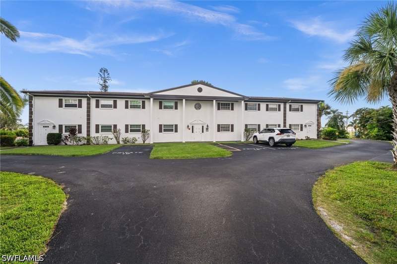 2 bedroom Condominium at 7001 New Post Dr 3, Foxmoor Condo, North Fort Myers — photo 4