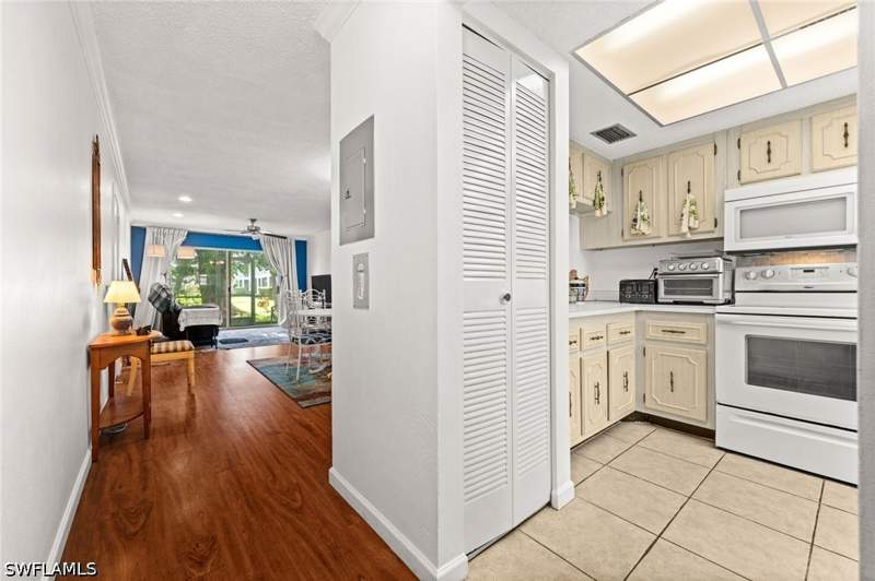 2 bedroom Condominium at 7001 New Post Dr 3, Foxmoor Condo, North Fort Myers — photo 5