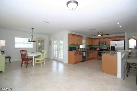 1421 SE 36th St, Cape Coral FL - photo 14 of 34