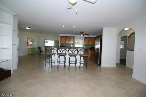 1421 SE 36th St, Cape Coral FL - photo 7 of 34