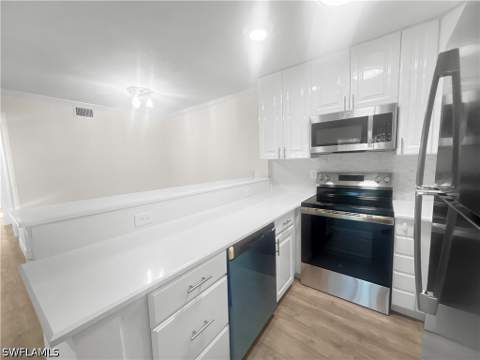 766 Central Ave 113, Naples FL - photo 6 of 48