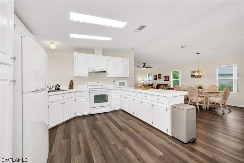 2 bedroom ManufacturedHome at 26930 Sammoset Way, Carousel Cove, Bonita Springs — photo 2