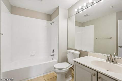 1104 Oxford Ln 44, Naples FL - photo 19 of 29